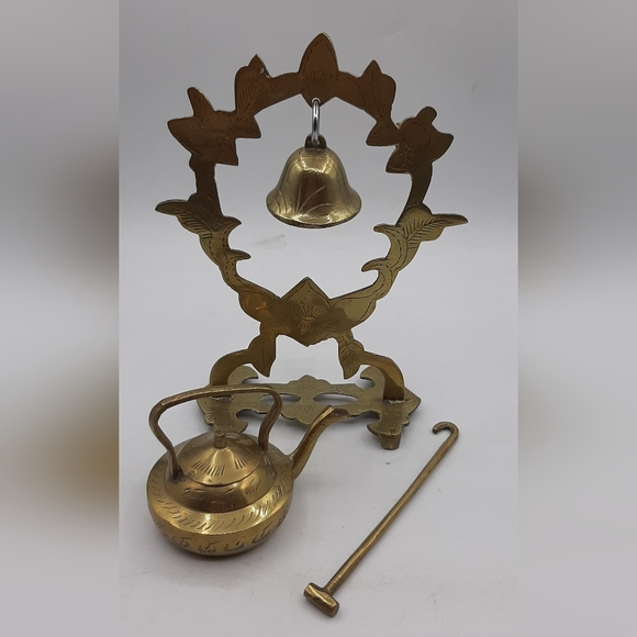 Beautiful Vintage Oriental Brass Gong Bell On Floral Stand Small Hammer Tea pot - Picture 2 of 6